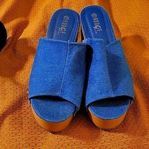 Brand new jeans Heels Size 10